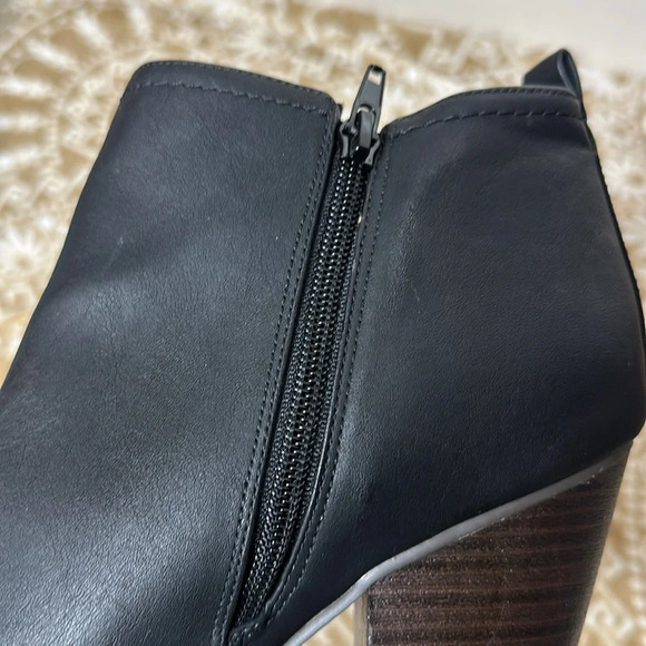 Fergalicious Petey Gore Side Ankle Boot 10 M - Picture 9 of 10